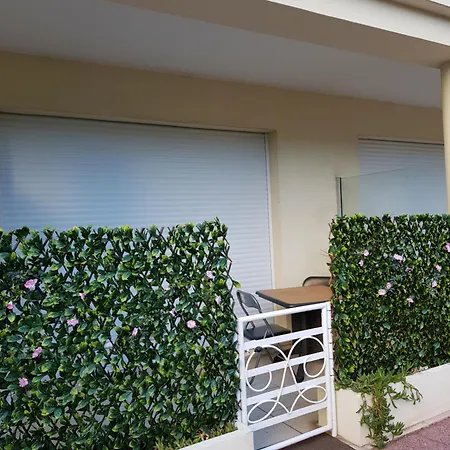 T2 Climatise A Proximite Immediate Des Plages De Les Pins Apartment Juan-les-Pins